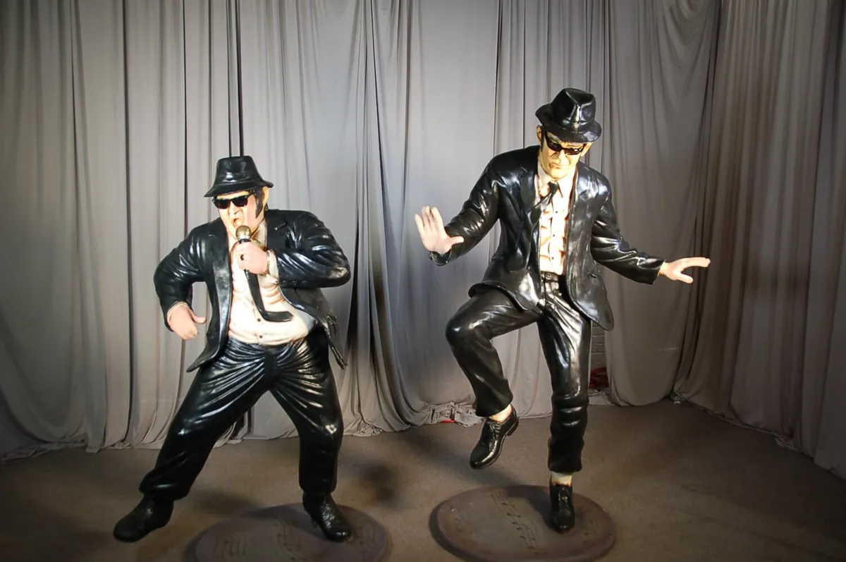 Chicago's Blues Brothers statues of Jake and Elwood in suits, hats, and sunglasses for event rental