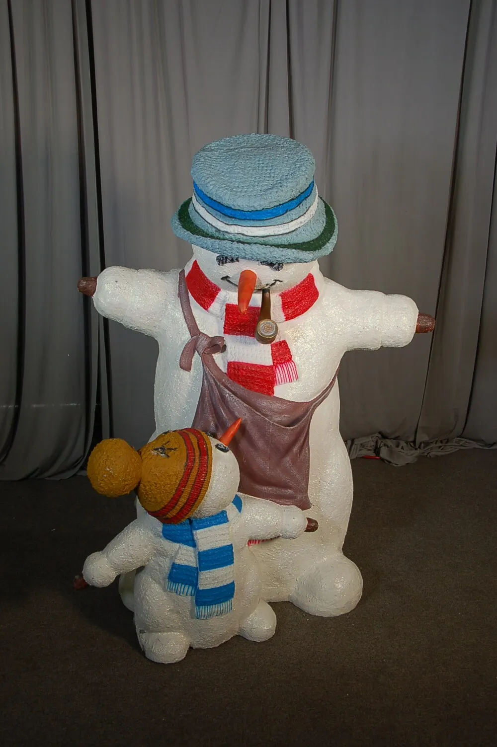Snowman with Kid snowman holiday statue rental from AMJ Spectacular Events in Chicago