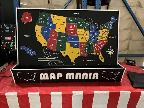 Map Mania United States Game rental with 50-state puzzle pieces and template for timed team challenges